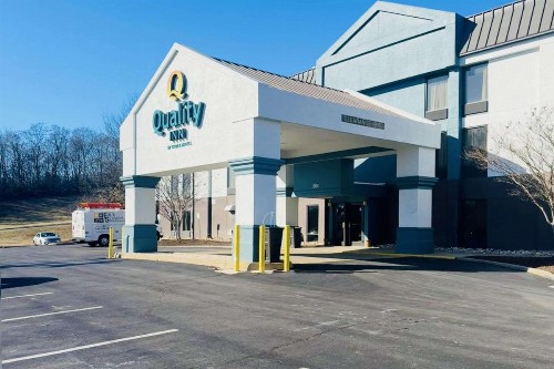 Quality Inn - image 8