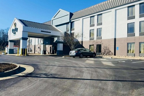 Quality Inn - image 9
