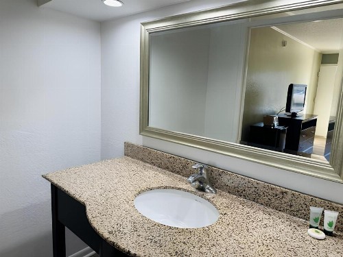 Astoria Hotel Danville North - image 14