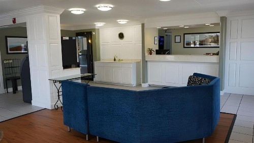 Astoria Hotel Danville West - image 15