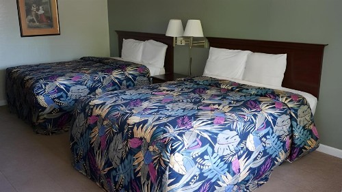 Astoria Hotel Danville West - image 18