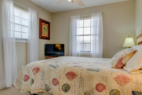 Little Grand Hotel - image 10