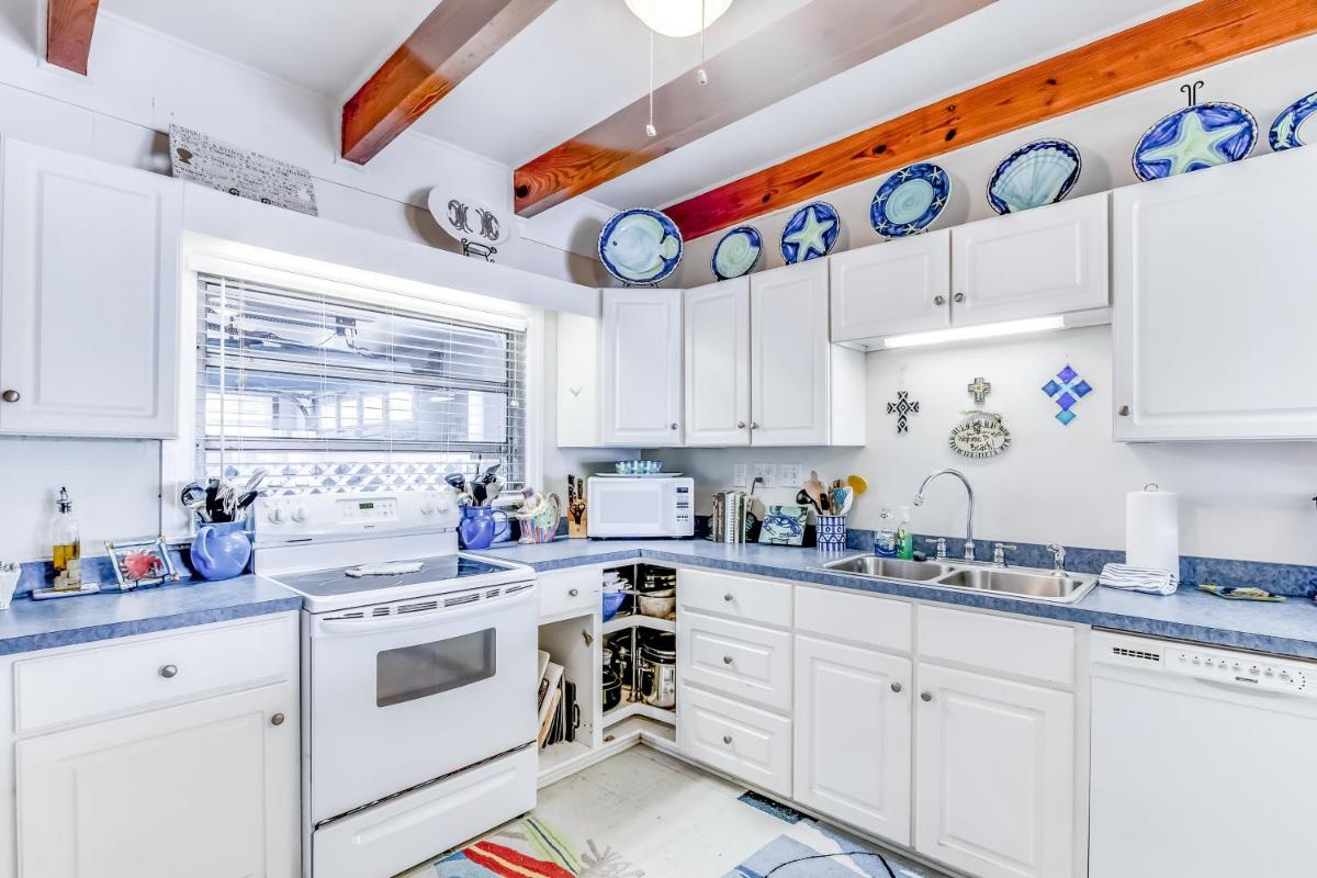 Bayside Bungalow - image 7