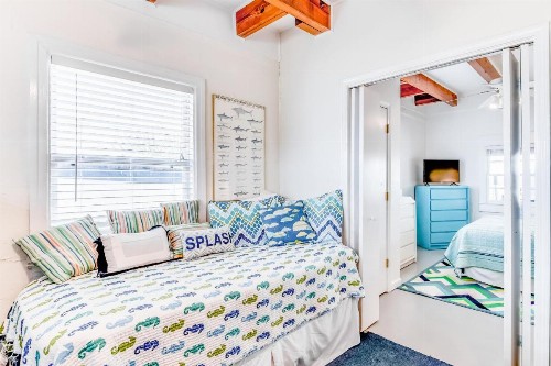 Bayside Bungalow - image 8