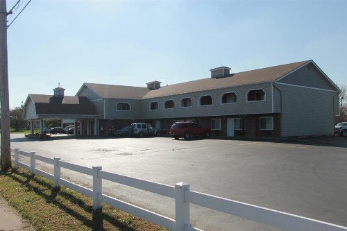 Days Inn by Wyndham Davenport IA - image 10