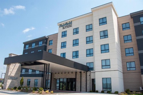 Fairfield Inn & Suites by Marriott Davenport Quad Cities - image 2