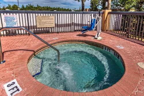 Hampton Inn Orlando-Maingate South - image 25