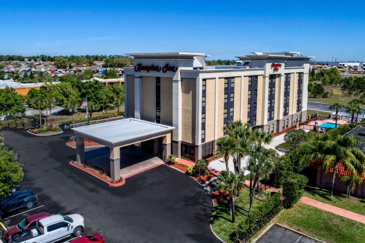 Hampton Inn Orlando-Maingate South - image 3