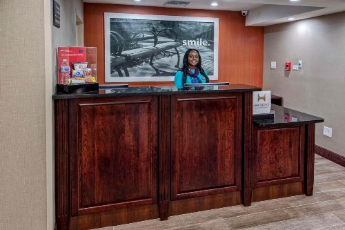 Hampton Inn Orlando-Maingate South - image 9