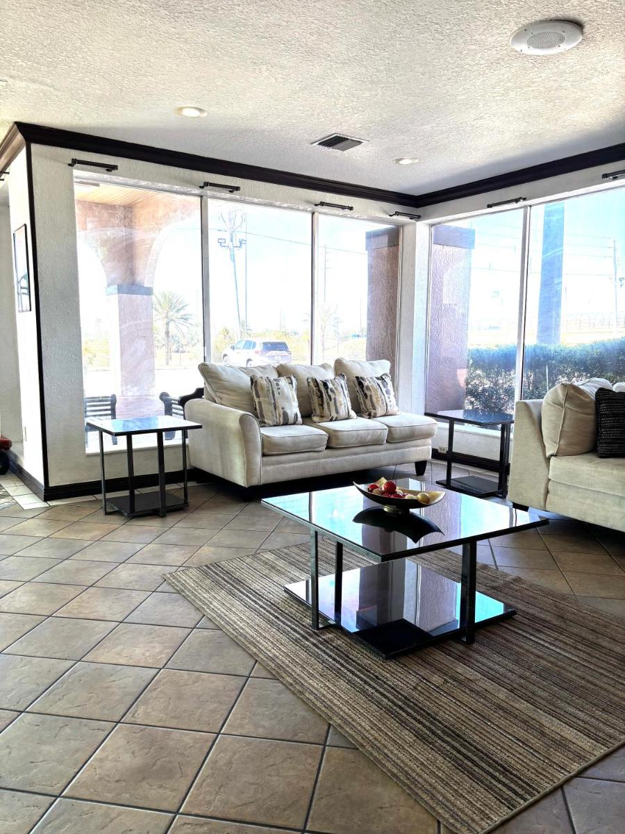 Ramada by Wyndham Davenport Orlando South - image 3