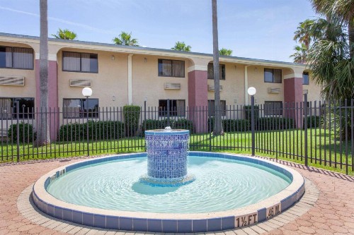 Ramada by Wyndham Davenport Orlando South - image 30