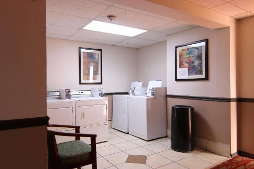 Ramada by Wyndham Davenport Orlando South - image 39