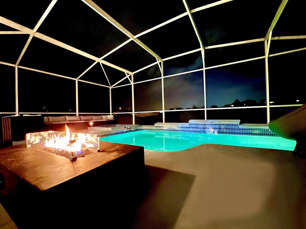 Eleven-Bedroom Disney Area Golf Resort Mansion - main image