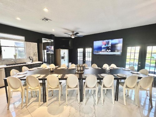 Eleven-Bedroom Disney Area Golf Resort Mansion - image 18