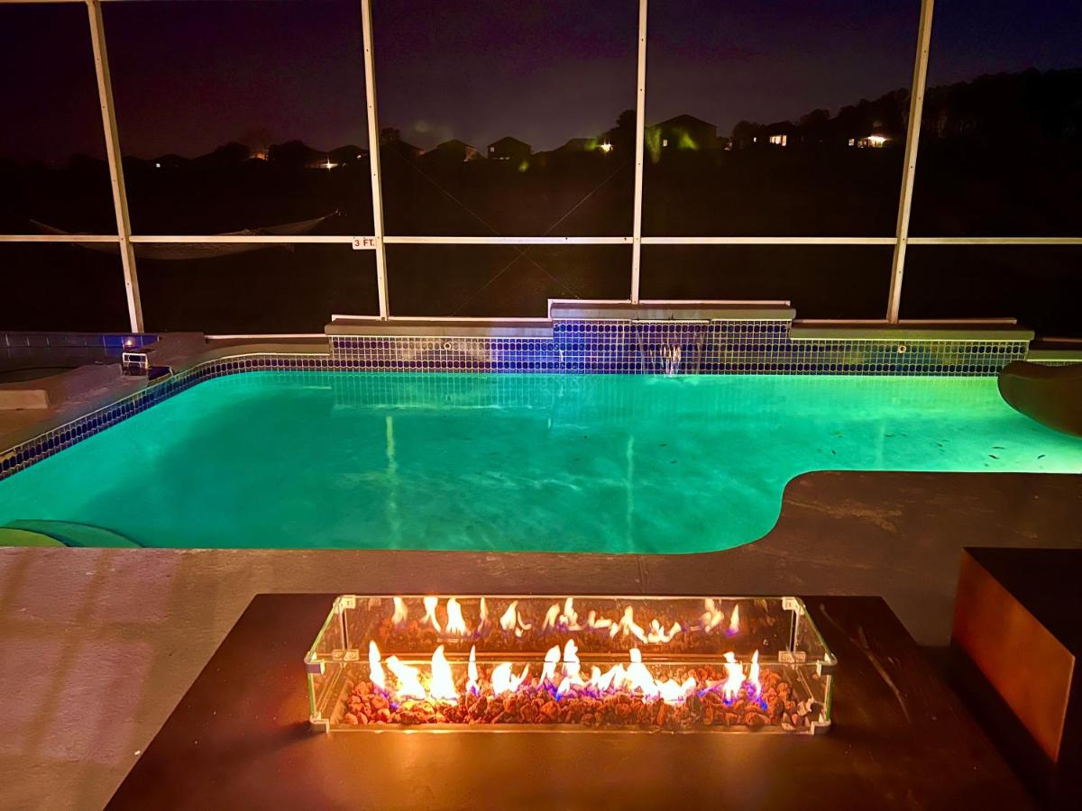 Eleven-Bedroom Disney Area Golf Resort Mansion - image 4