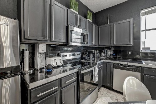 Eleven-Bedroom Disney Area Golf Resort Estate - image 50