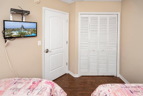 Montana Villa WR001 - image 33