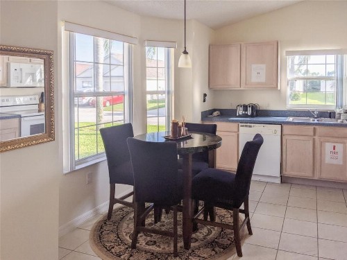 4 Bed 428 - image 10