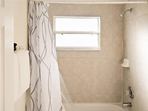 4 Bed 428 - image 18