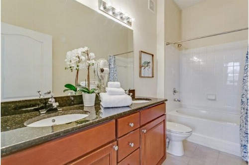 Two-Bedroom Apartment Davenport - image 21