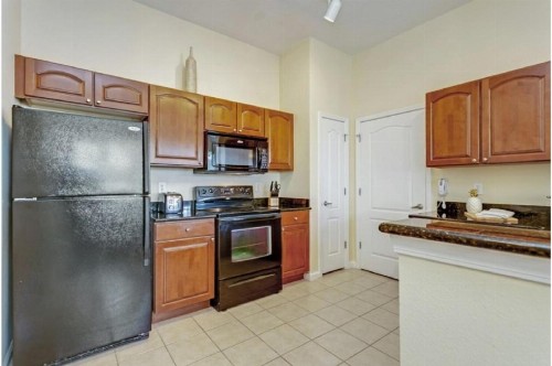 Two-Bedroom Apartment Davenport - image 8