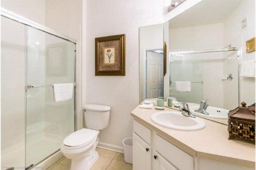 Three-Bedroom Apartment Davenport - image 9