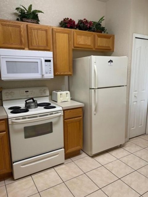 Four-Bedroom Townhome Davenport - image 33