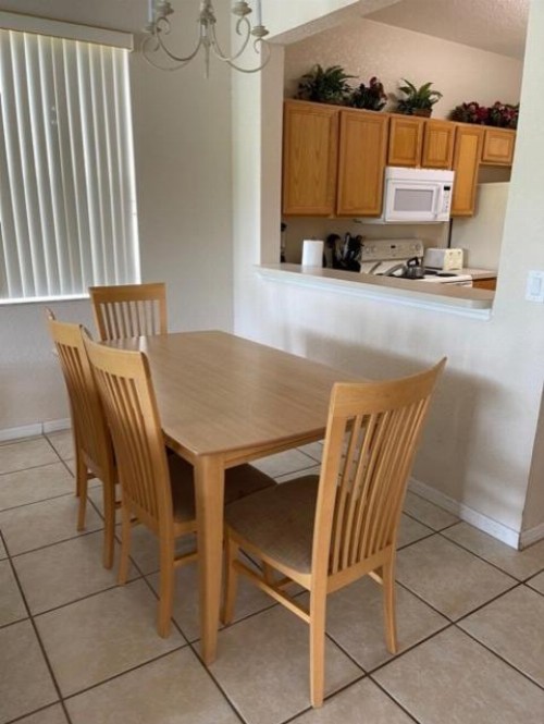 Four-Bedroom Townhome Davenport - image 34