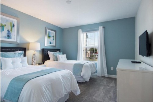 Four-Bedroom Townhome Davenport - image 4