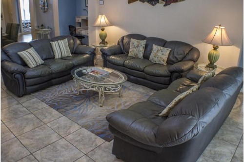 Three-Bedroom Pool Home Davenport - image 10
