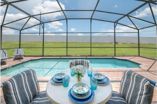 Three-Bedroom Pool Home Davenport - image 13