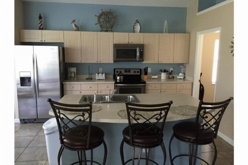 Three-Bedroom Pool Home Davenport - image 9