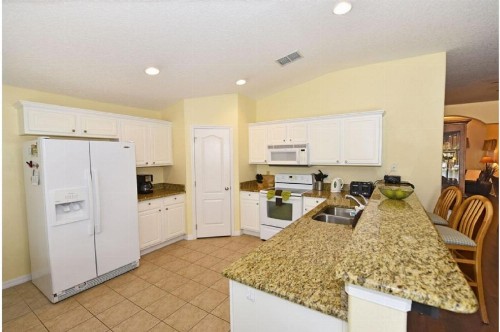 Four-Bedroom Pool Home Davenport - image 10