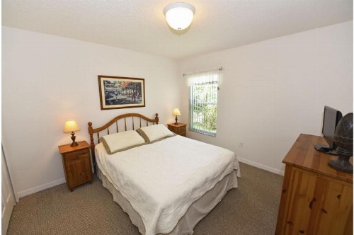 Four-Bedroom Pool Home Davenport - image 5
