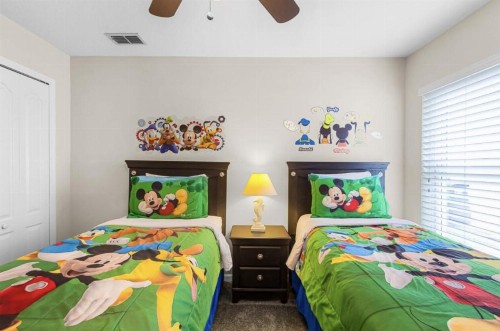 Stay in a Beautiful Palace For Less - image 15