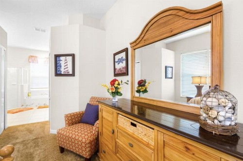 Stay in a Beautiful Palace For Less - image 18