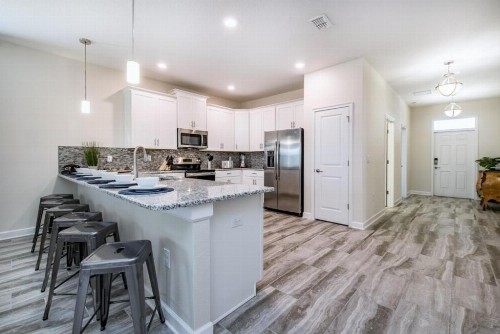 Eight-Bedroom Villa 9040 - image 3