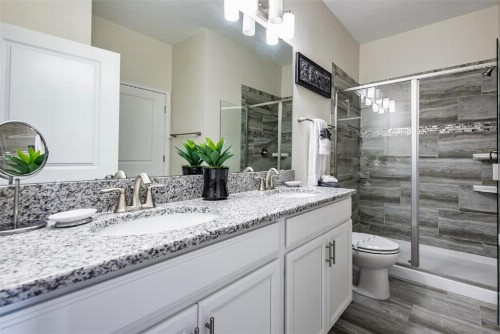 Eight-Bedroom Villa 9040 - image 9