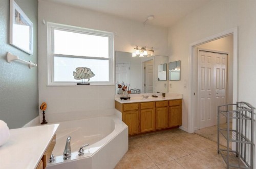 Six-Bedroom Villa 337 - image 12