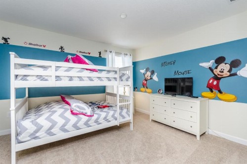 Eight-Bedroom Villa 9076 - image 6