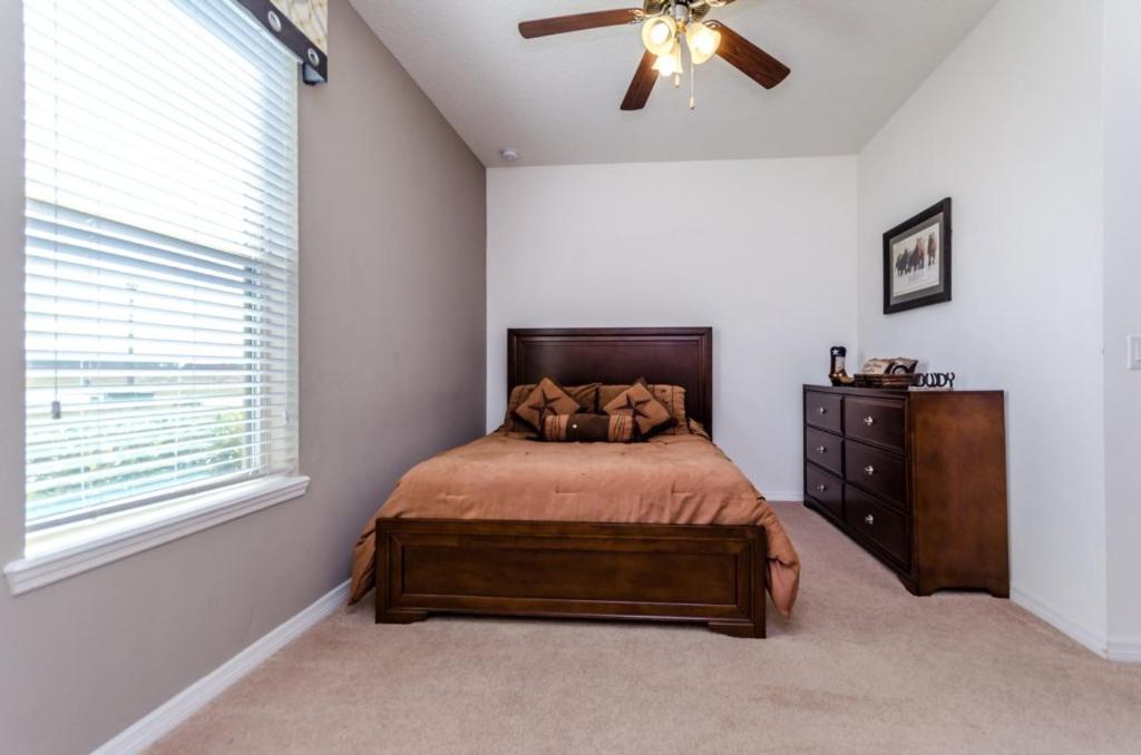 Seven-Bedroom Villa 1214 - image 6