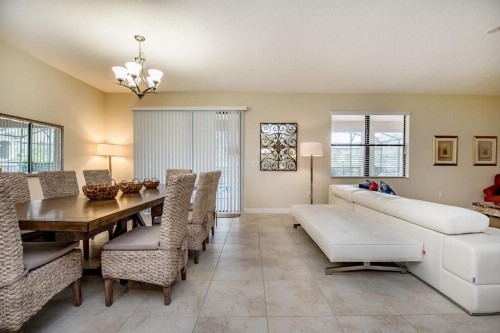 Five-Bedroom Villa 9151 - image 2