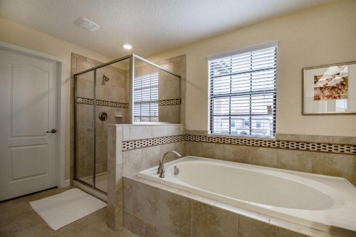 Five-Bedroom Villa 9151 - image 9