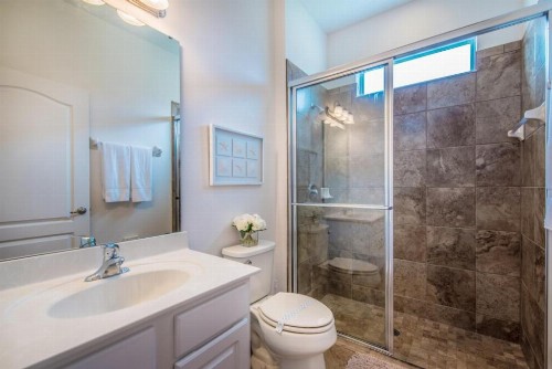 Six-Bedroom Villa 4164 - image 1