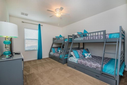 Six-Bedroom Villa 4164 - image 11