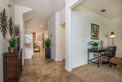 Six-Bedroom Villa 4164 - image 12