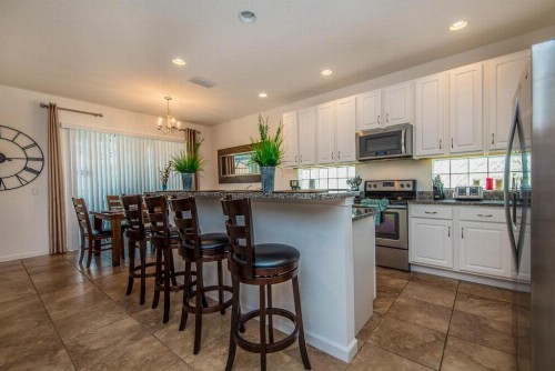 Six-Bedroom Villa 4164 - image 7