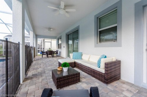 Eight-Bedroom Villa 1562 - image 3