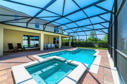 Six-Bedroom Villa 1210 - image 11