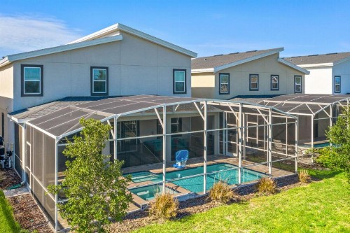 Sun Kisses 5 Bed Private Pool - image 38